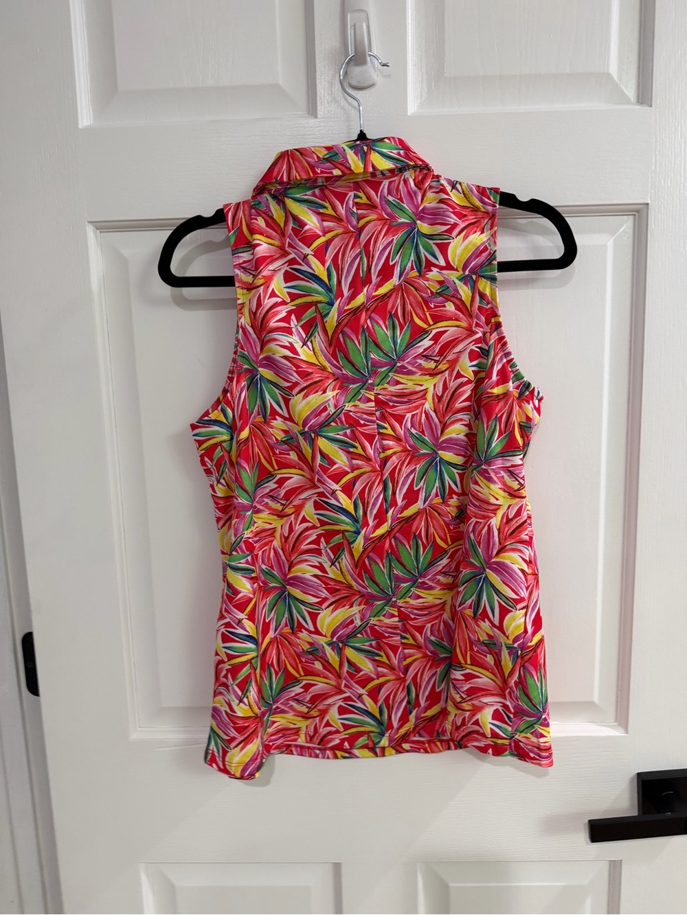 Sleeveless Tropical Print Polo Top in Pink - Picture 2 of 2